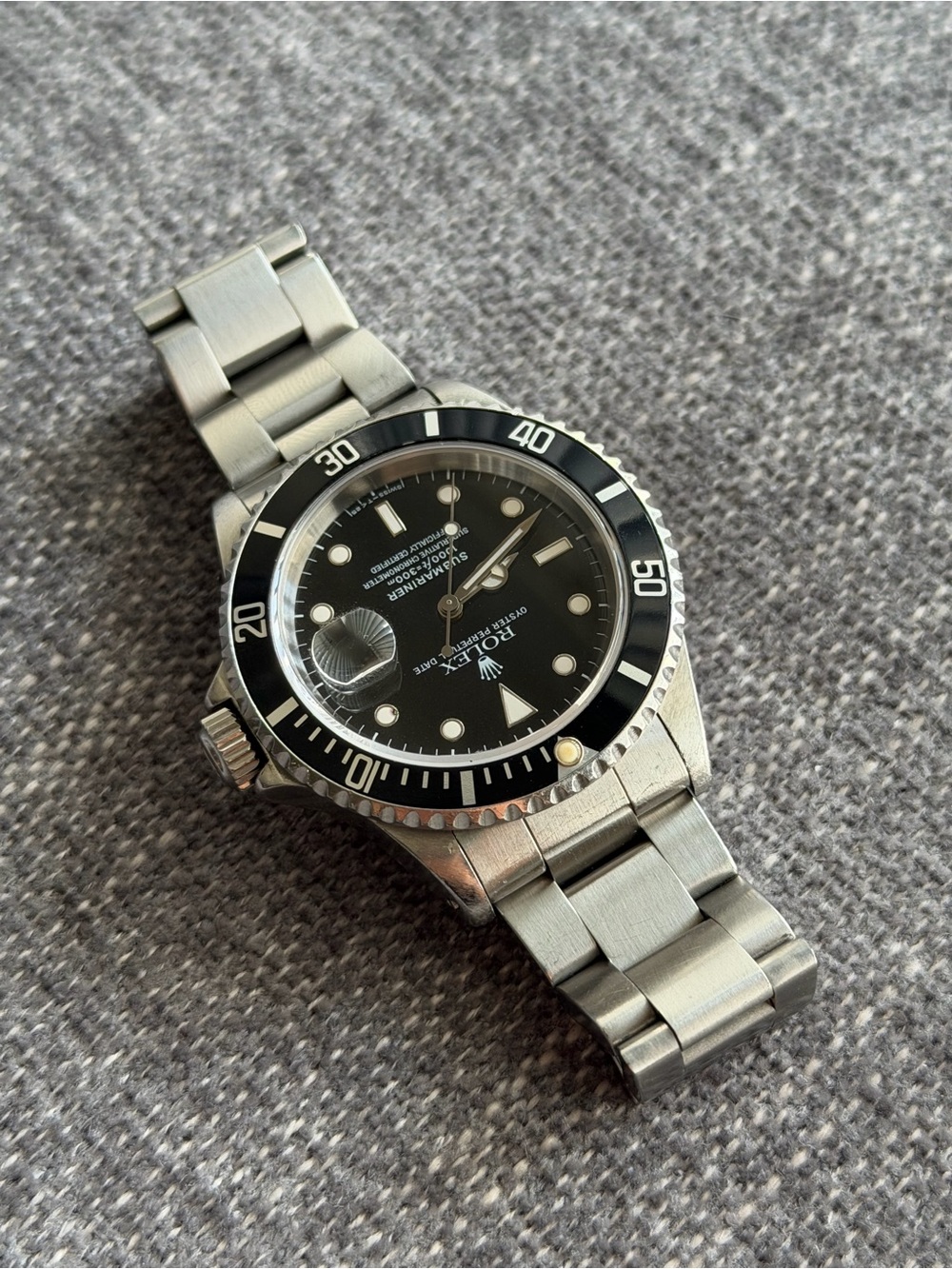 ROLEX Submariner Date 40mm Black Bezel 16610 Watch - Picture 14 of 15